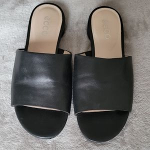 Ecco black sandals slides